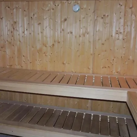 Mit Eigener Sauna Nyaraló *